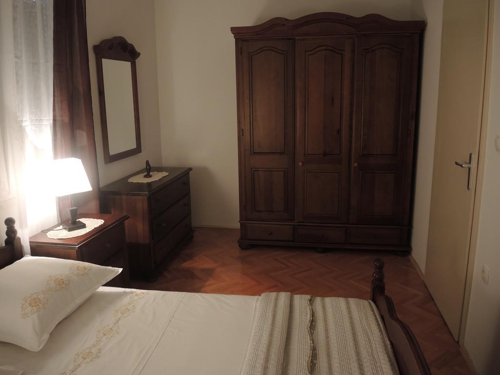 Apartment In Centre For 7