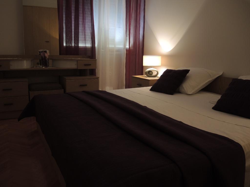 Appartement In Centre For 7 *