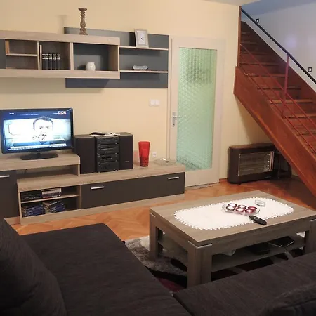 Apartment In Centre For 7 Split Room photo